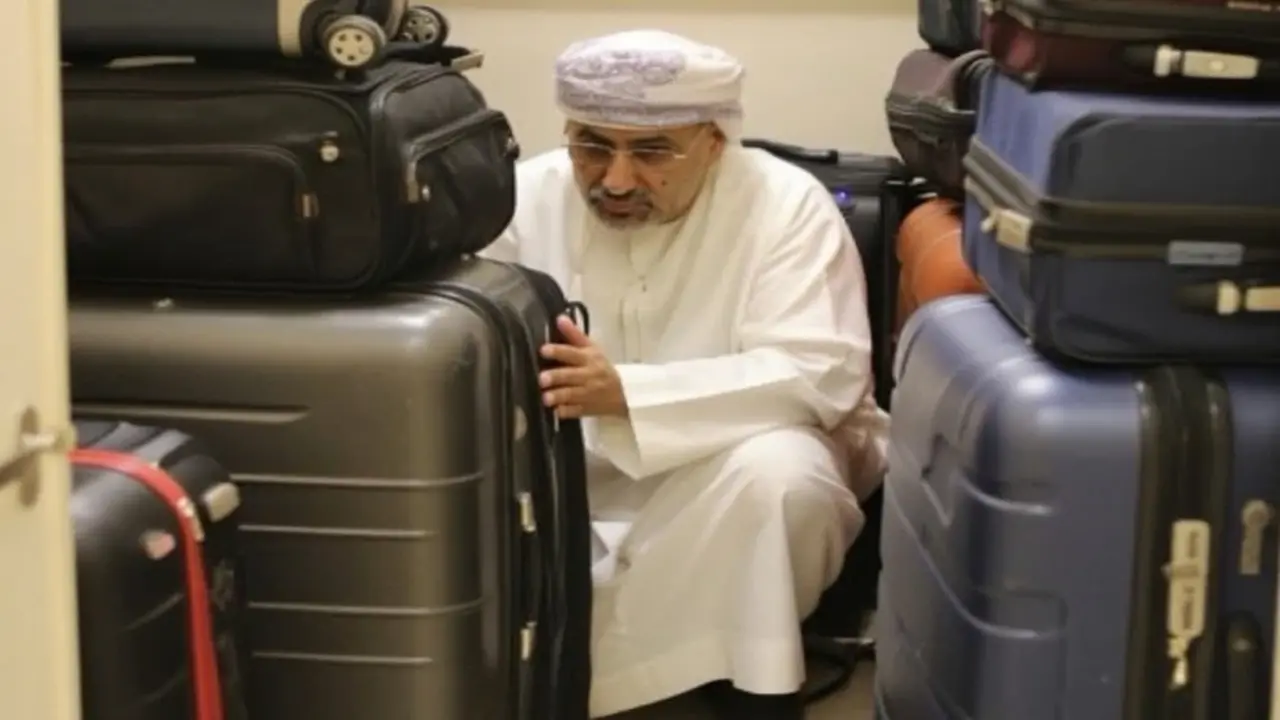 مخزن الأمتعة.. وزير الخارجية الصومالي يكشف تفاصيل هروب الزبيدي داخل الطائرة